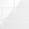 Square Tile Dekorative panel er en repræsentation af et simpelt materiale, der giver lysstyrke, renhed og refleksion. Det er et perfekt alternativ til hurtigt at skabe elegante og diskrete rum. Skønhed i enkelhed. Fliser har brudt alle regler, hvad angår indretning. Efterspørgslen efter dem er steget i flere sæsoner takket være deres alsidighed til at tilpasse sig ethvert rum og dekorativ stil. De kan give lysstyrke, renlighed, refleksion og tradition til enhver indstilling. Kort sagt giver Panespol Tiles dekorative panel den mest urolige dekoratør muligheden for at skabe unikke rum fra lette, stærke paneler, let at installere og uden murstens-komplikationer.